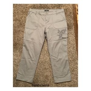 Lee• mid rise ankle/cropped pants/jeans